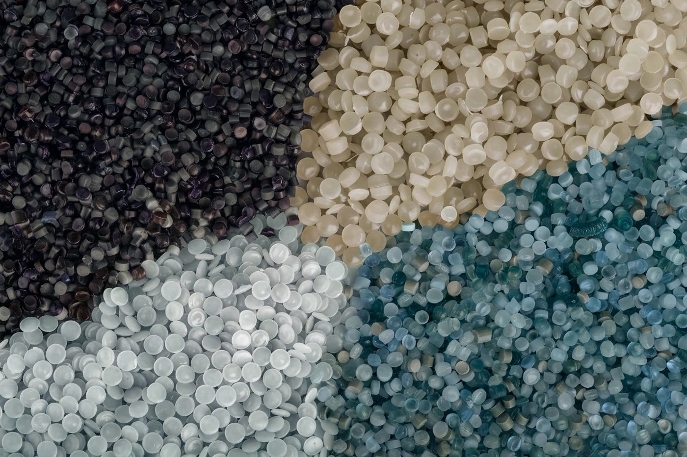 Regranulat LDPE i HDPE w kolorach: czarny, słomka, biały i niebieski